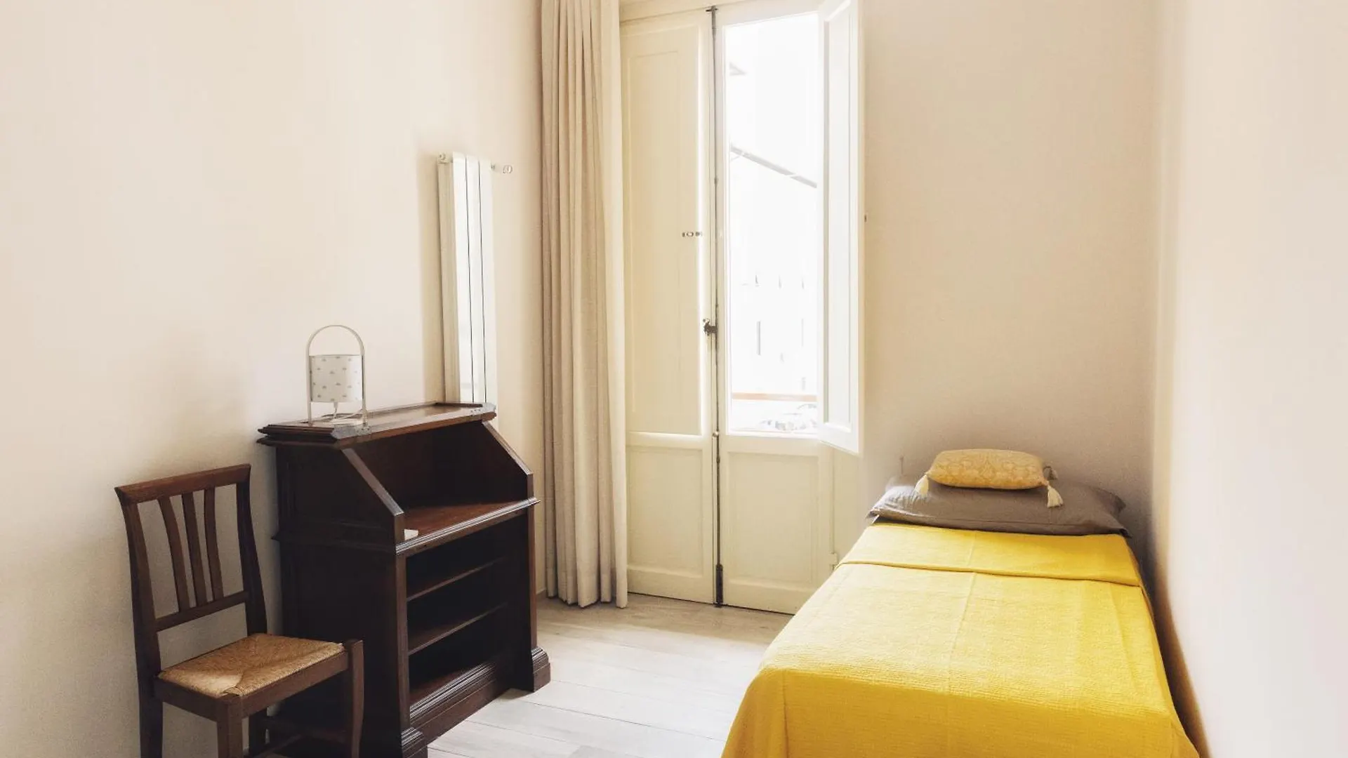 Modern Apartments In The Heart Of Florence 0*,
